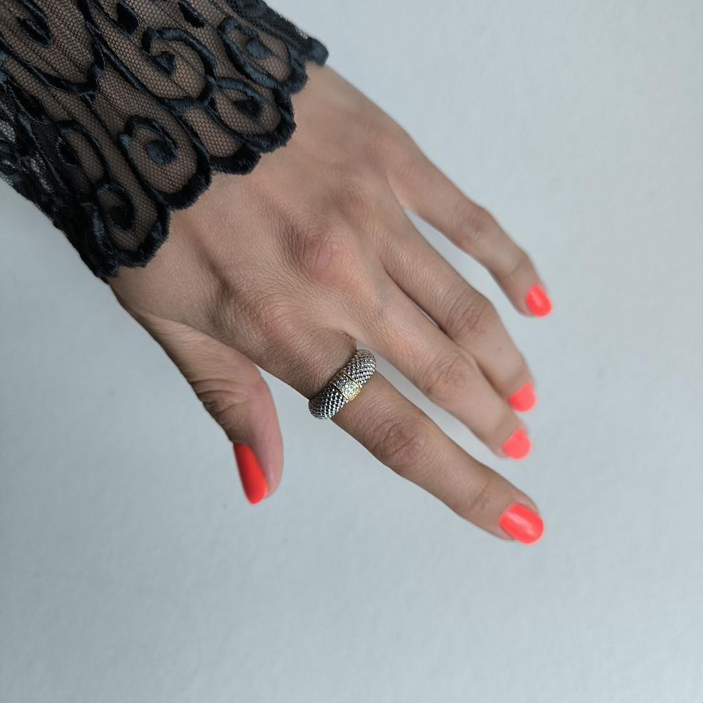 Серебряное кольцо с фианитами, вес изделия 5,75 гр (2184072)