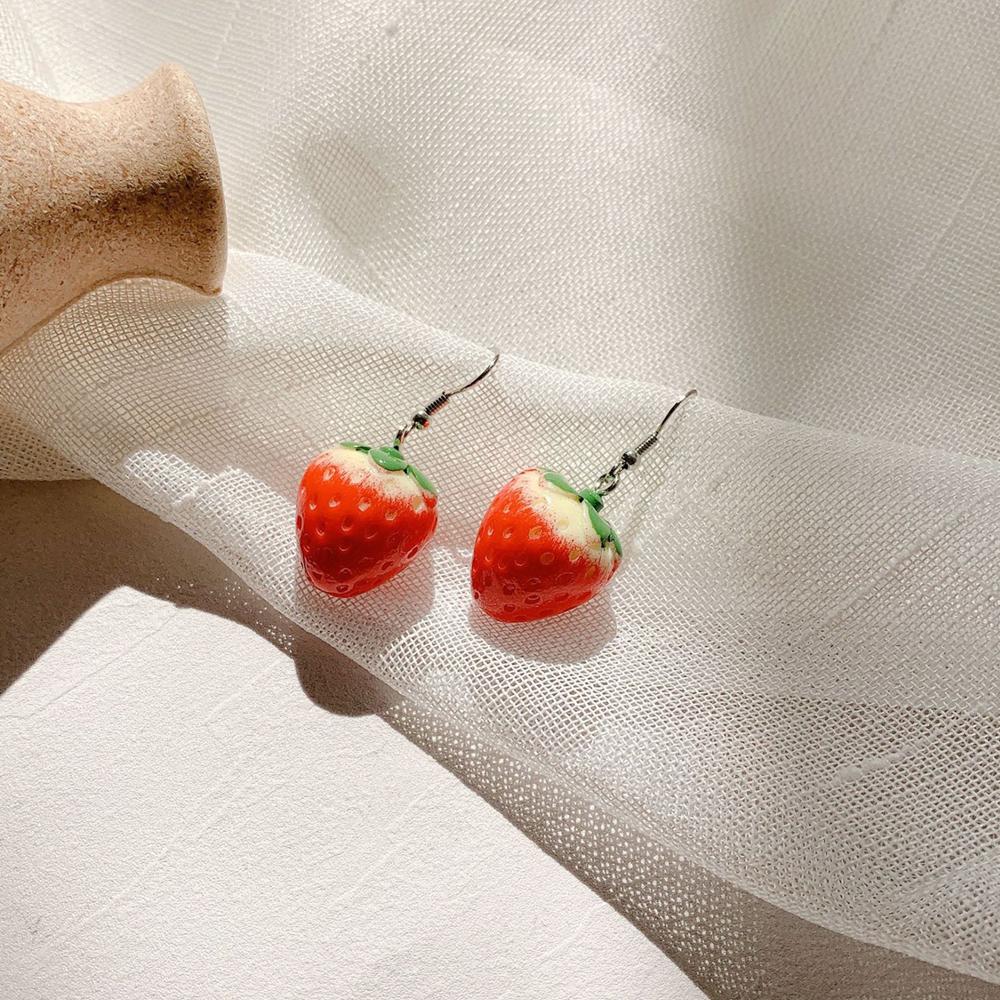Fashion  Simple  Acrylic Strawberry   Pendant Earrings Quality Drop Earrings for Girls Women Gift Lovely Jewelry