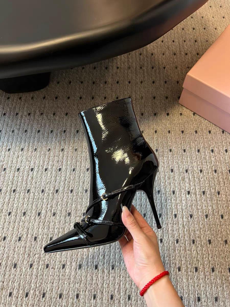 

Модные новые остроносые короткие сапоги на тонком высоком каблуке для женщин, черные на высоком каблуке, лакированная кожа, боковая молния, тренд узких сапог 40