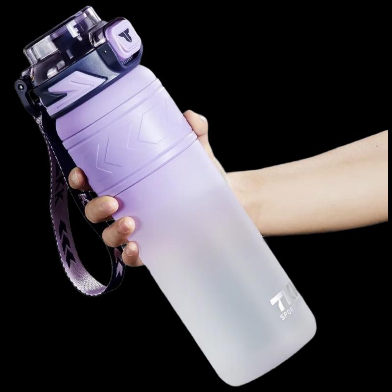 Спортивная бутылка для воды TKK 1000 мл из Tritan