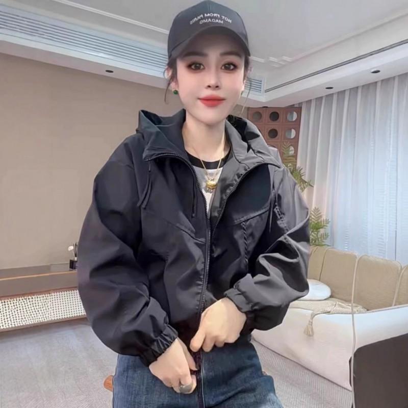 Womens Lightweight Hooded Windbreaker Jacket Fall 2026 Loose Fit Sweet Chic Outerwear Petite