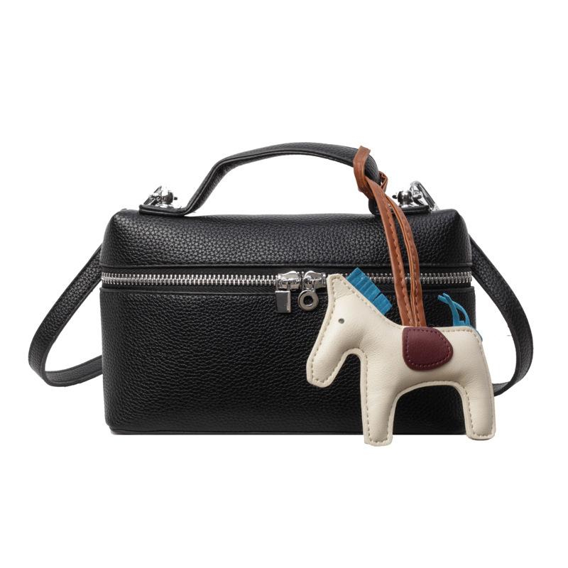 

Женская новая сумка через плечо чёрный