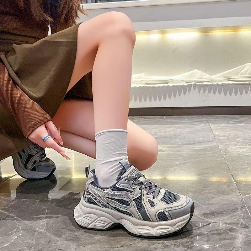 Popular dad shoes women 2025 spring and autumn new versatile thick-soled mesh breathable retro heightening casual sports shoes tide