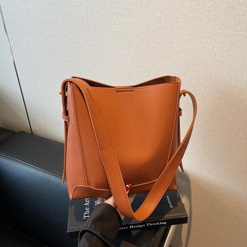 Today's popular bags bucket bags women's new fashion shoulder bags retro versatile casual messenger bags