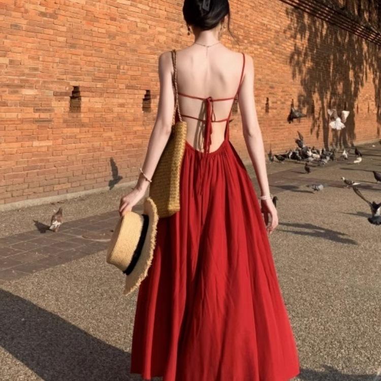 Yunnan Dali Wears a French Red Suspender Dress for Women's Sexy Backless, Suitable for Seaside Vacation Photo Skirts