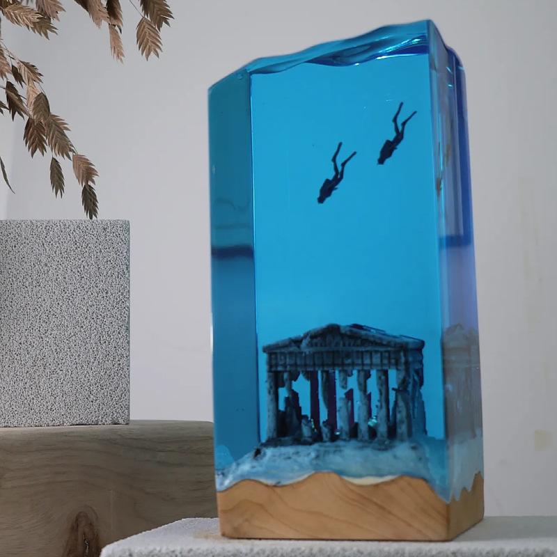 Creative Marine Art Home Decorations Handicrafts Wooden Resin Sculptures Cave-like Whale Diver Tabletop Luminous Ornament Gift 18X8X8