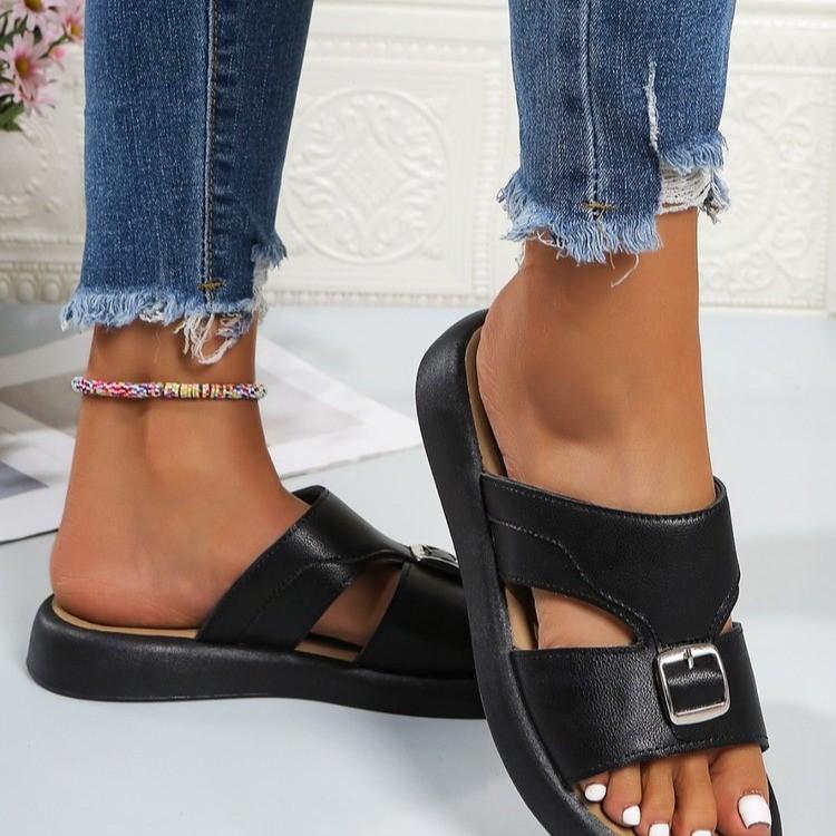 Fashion New Summer Platform Shoes for Women's Metal Buckle Flip-flops Breathable and Hard-wearing Beach Shoes