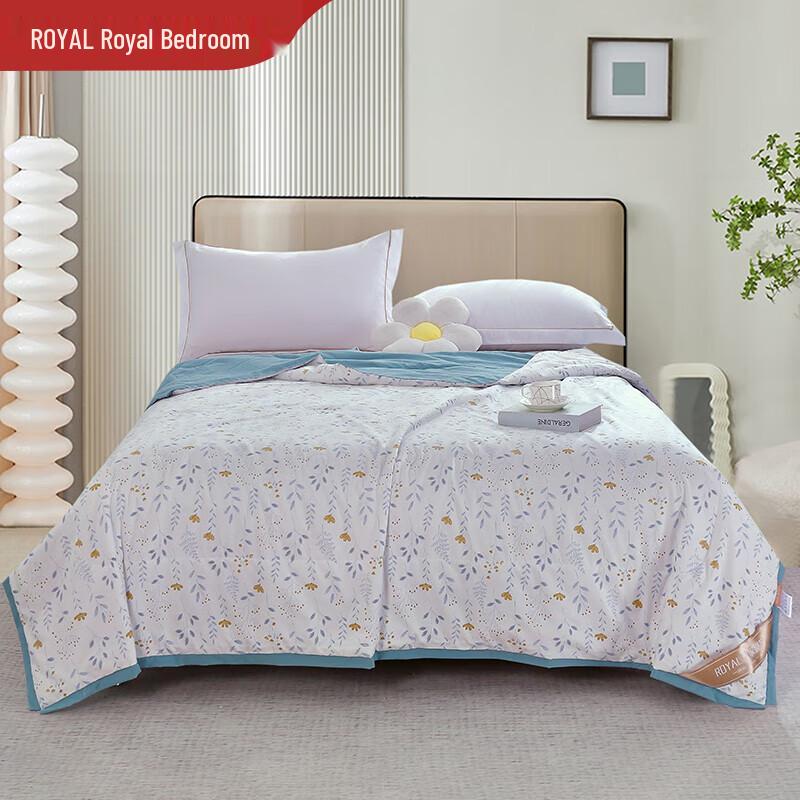 

Royal Bedroom Soft Quilt