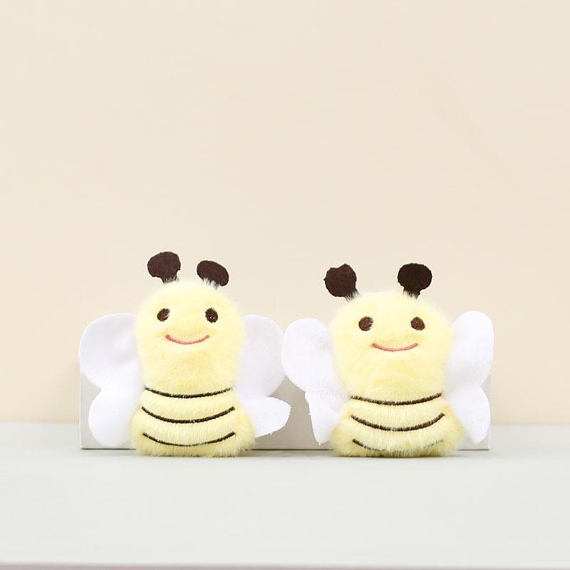 Charming Plush Bee Keychain Doll Cute Cartoon Backpack Accessory With Short Plush Material