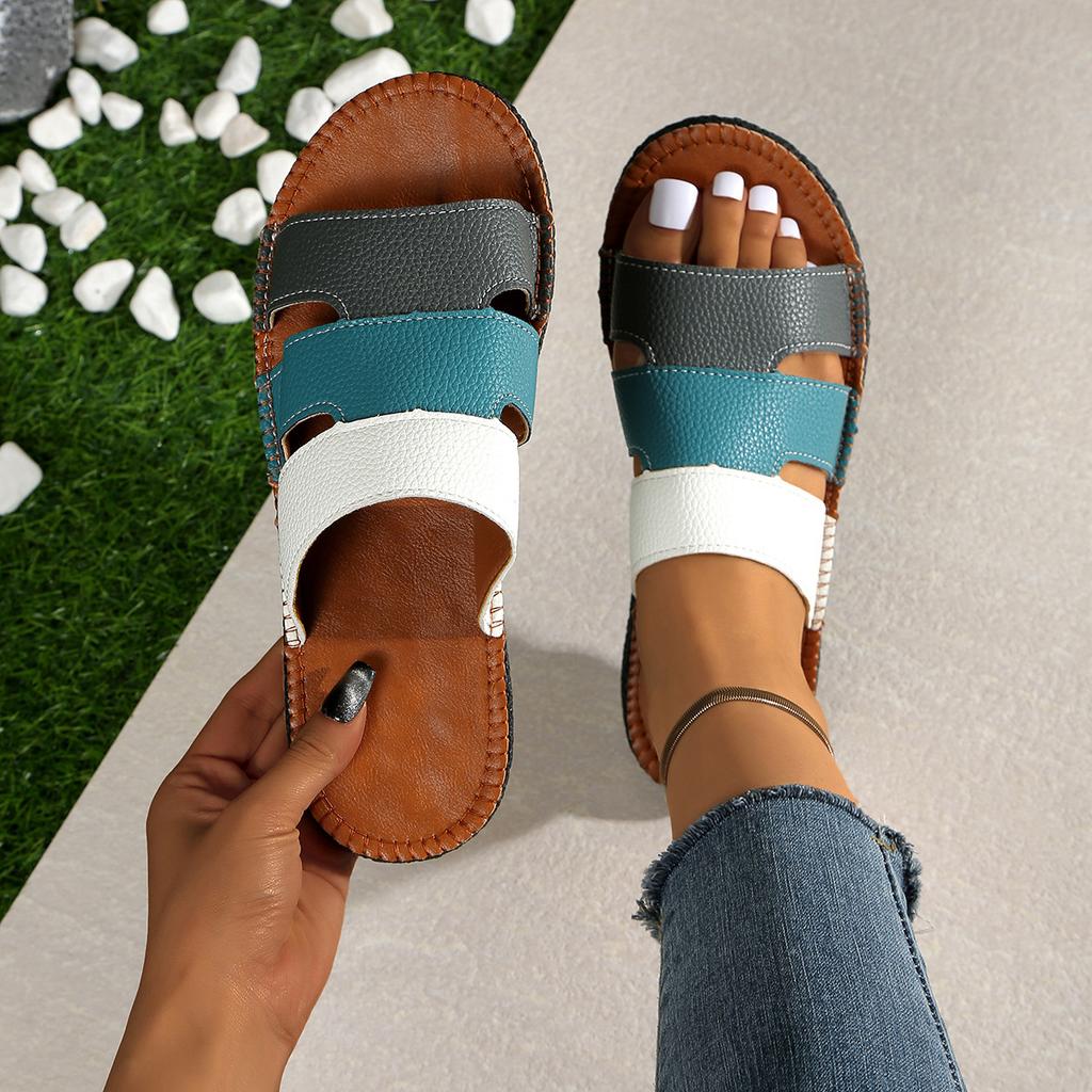 Fashion The 2025 new fashion large-sized flat flip-flops for women, featuring a round-toe woven one-piece beach flip-flops worn outside,
