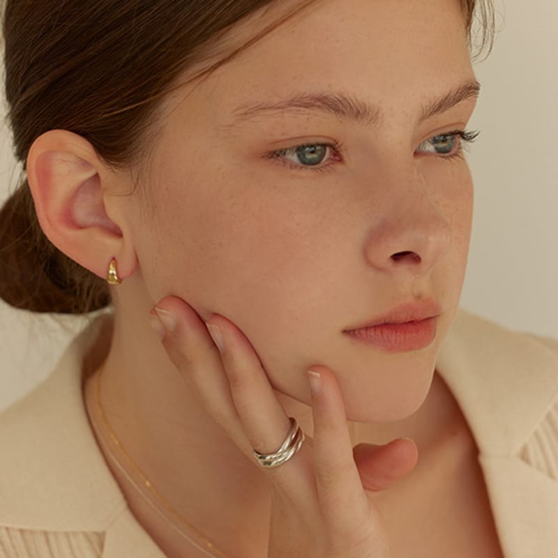 Lewe Mini oval corn earring