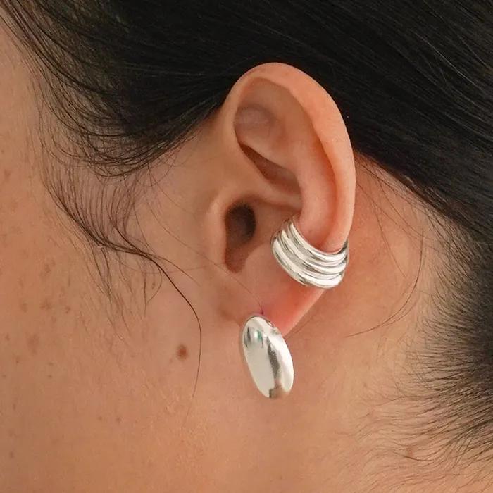 Curve Motion - Ear Cuff 04