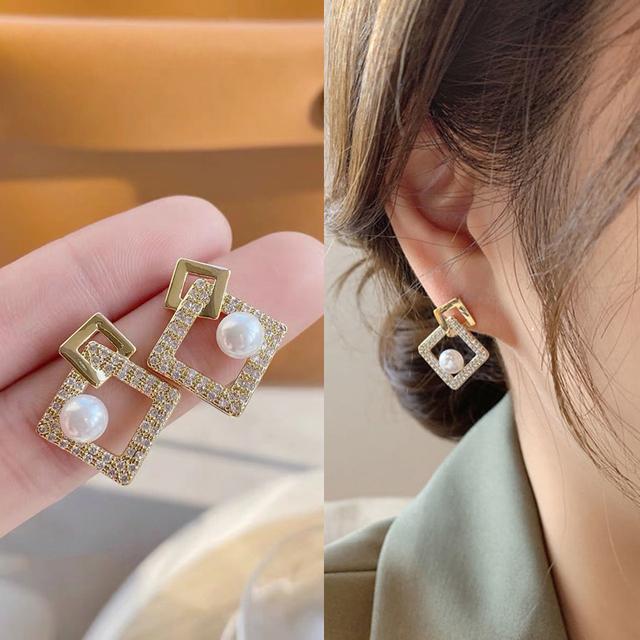 

Золотые квадратные серьги-капли с вырезом, модные геометрические серьги со стразами и жемчугом, женские свадебные украшения