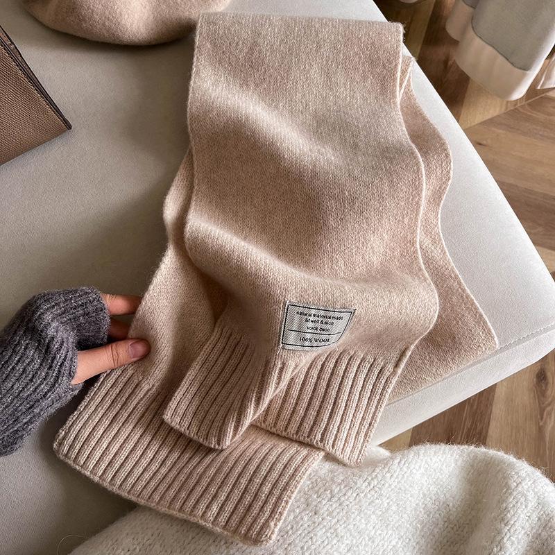 Einfacher Stil im koreanischen Stil Herbst und Winter Einfarbig Verlängert Warm Gestrickt Weich und Wachsartig Hautfreundlicher Wollschal für Studentinnen
