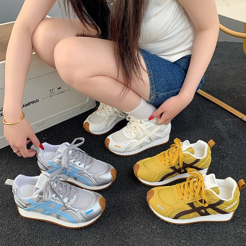 Retro color matching inner height increase women's new mesh breathable and versatile comfortable casual sports shoes