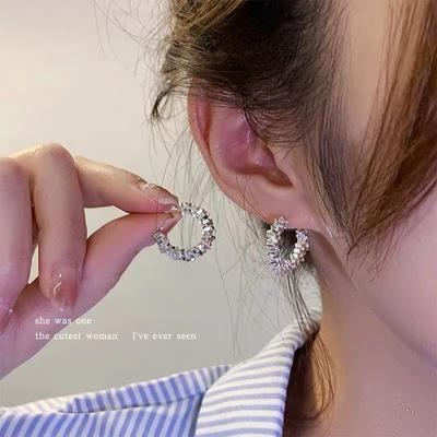 Vintage Metal Heart Stud Earring for Woman New Trendy Silver Color Geometric Twisted Wave Earring Party Jewelry Accessories
