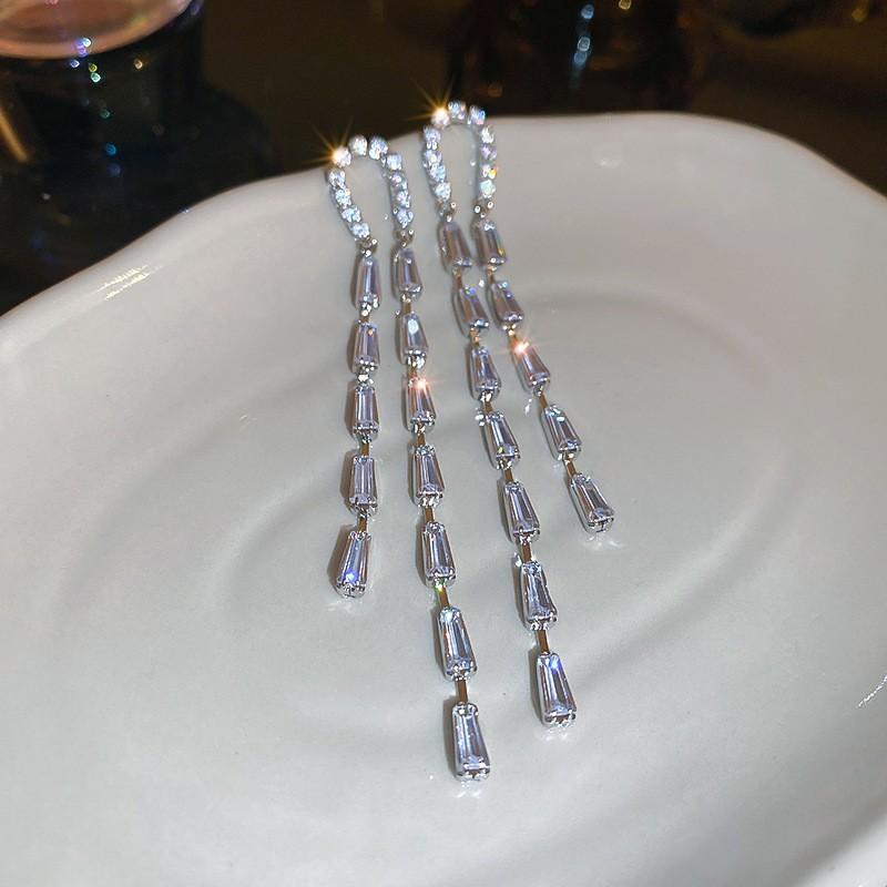 Silver Needle Super Flash Diamond Leaf Fringed Stud Earrings Temperament Earrings Women's Niche Design Earrings Light Luxury High Sense