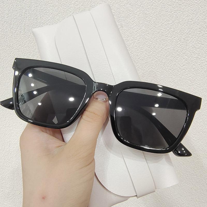 Non-polarized Retro Y2K Style Big Square Sunglasses Women Cat Eye Eyeglasses Fashion Men Punk Daily Stylish Accessories Eyewear