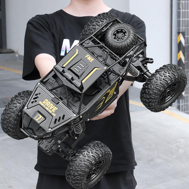 New 4/6Wdrc Car With Led Lights 2.4G Cross-Country Climbing Spray Racing Car Remote Control Electric Car Fall Resistant Boy Toys
