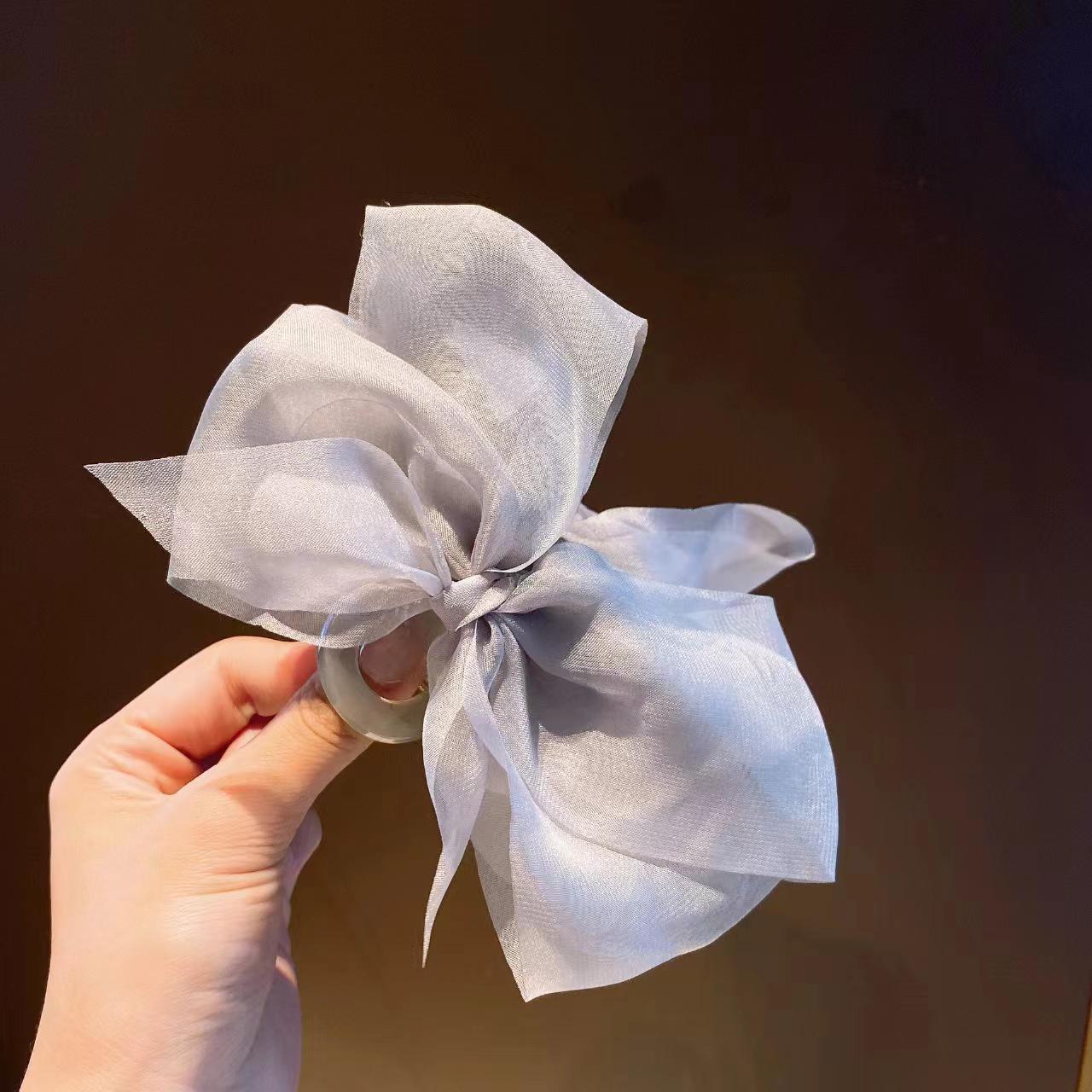 

Korean Style Mesh Flower Claw Clip - Elegant Hair Accessory for Women
