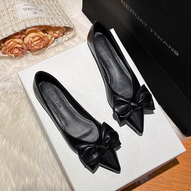 New Women Leather Flat Shoes Beautiful Pointed Toe Casual Boat Shoes Fashion Bowknot Slip-on Loafers