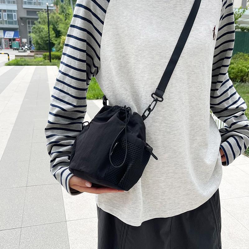New Fashion Drawstring Crossbody Bucket Shoulder Bags Casual Lightweight Large Capacity Adjustable Tote Bags Cell Phone Purse