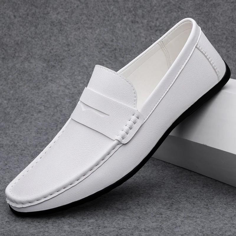 Bean shoes men's 2025 new driving flat bottomed casual style men's shoes trendy and fashionable outdoor lazy loafers