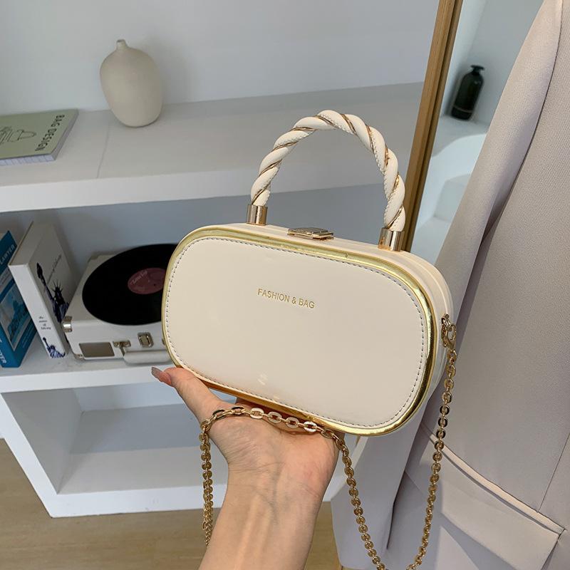 Niche Design Women's Handbag New Versatile Metal Decoration Girls' Chain Bag Fashion Crossbody Bag Lightweight Handbag