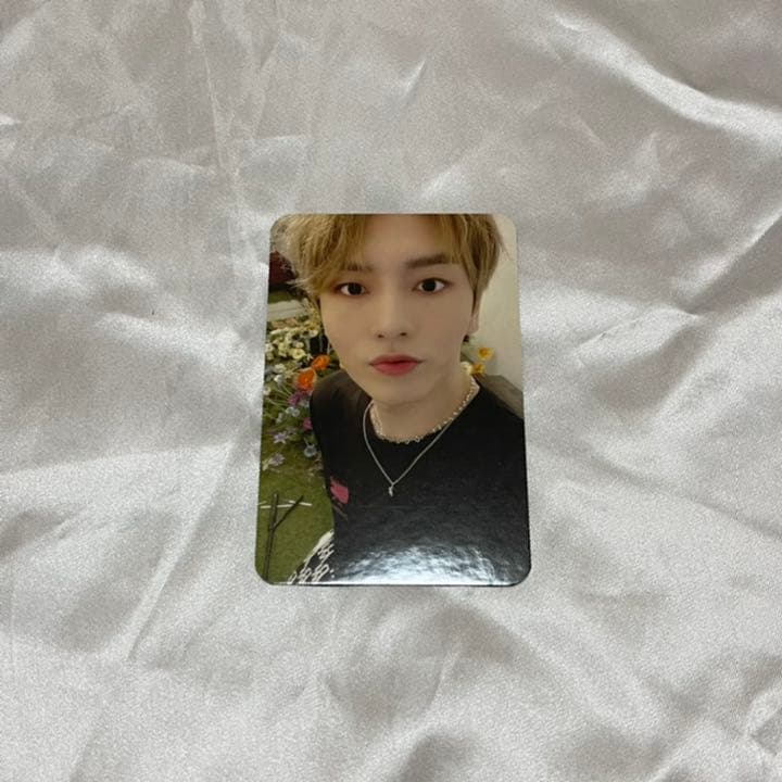 

[USED] Pentagon Kino Hyung Charms T-shirt Trading Card