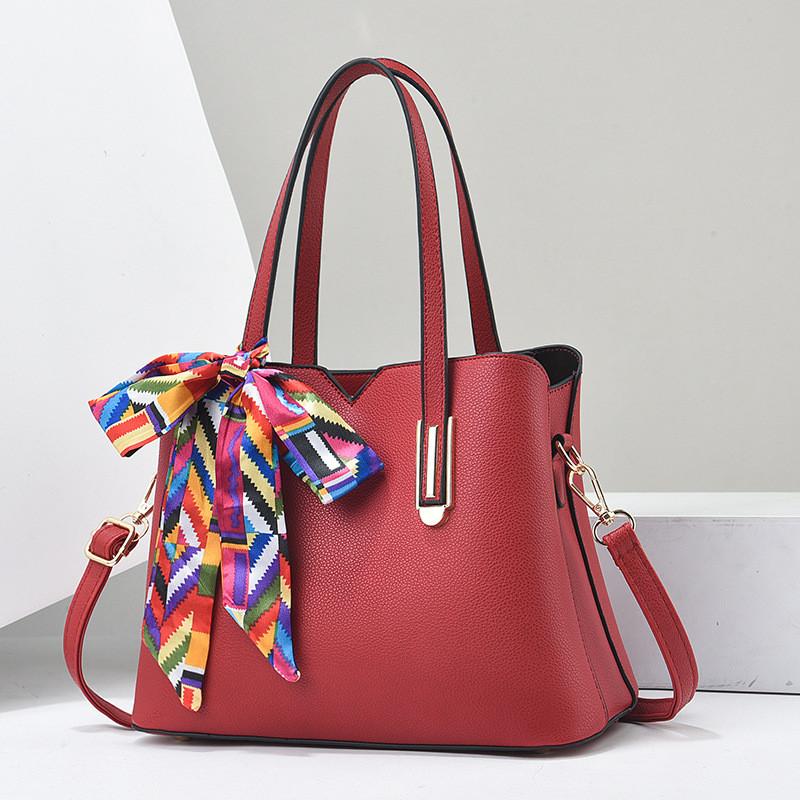 

Fashionable Crossbody Bag For Women With Interior Pockets And Roomy Design For Daily Use бордовий