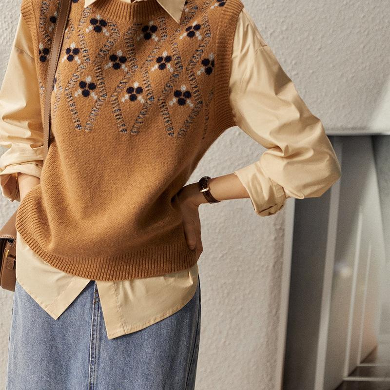 

Свободный трикотажный жилет с V-образным вырезом для женщин: Коллекция осень/зима - материал полиэстер, V-образный вырез, простой узор, повседневный стиль 3XL верблюд