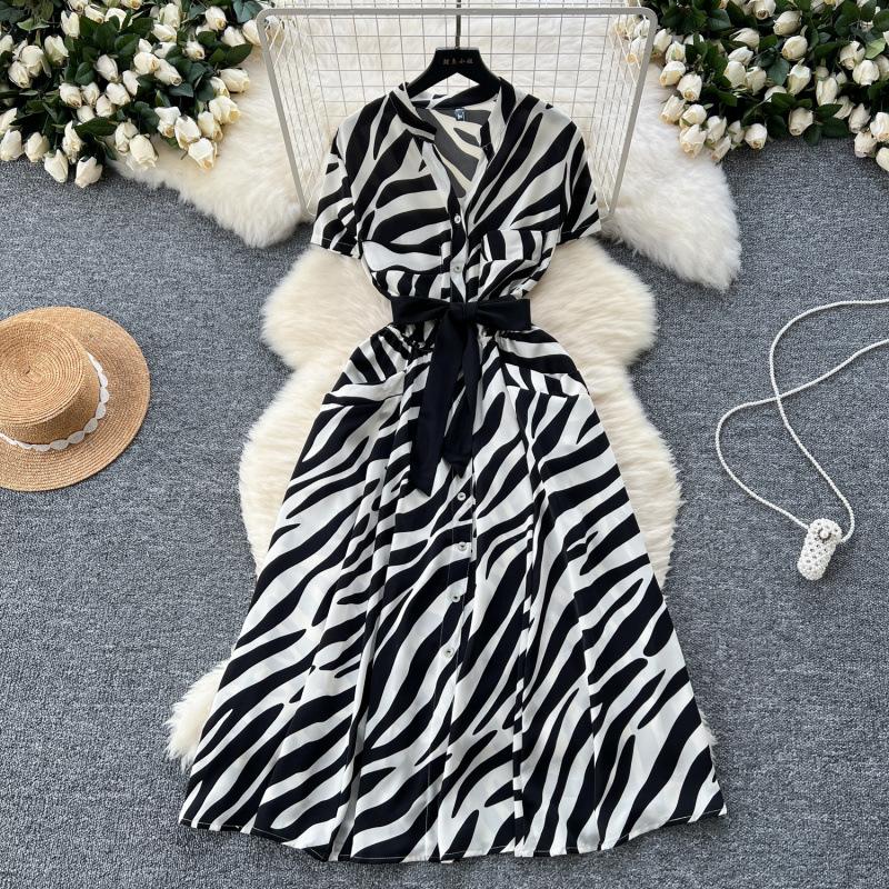 Summer new French retro wind collar single-breasted short-sleeved printing waist and thin temperament elegant dress long dress