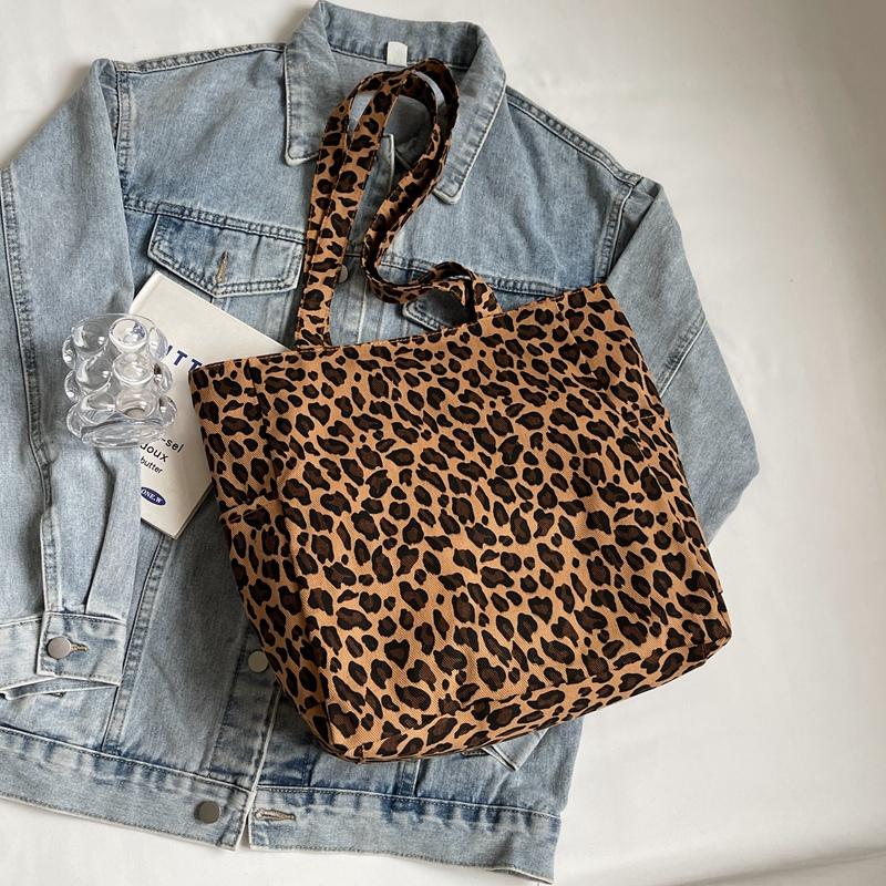 Large Capacity Tote Bag Women's Lightweight Leopard Print Shoulder Bag