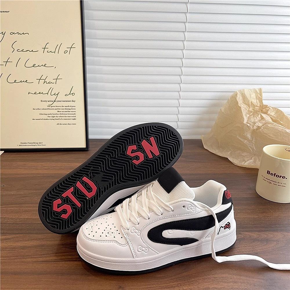 New niche design sense trend casual street shot versatile skateboard shoes women's retro Harajuku bread shoes