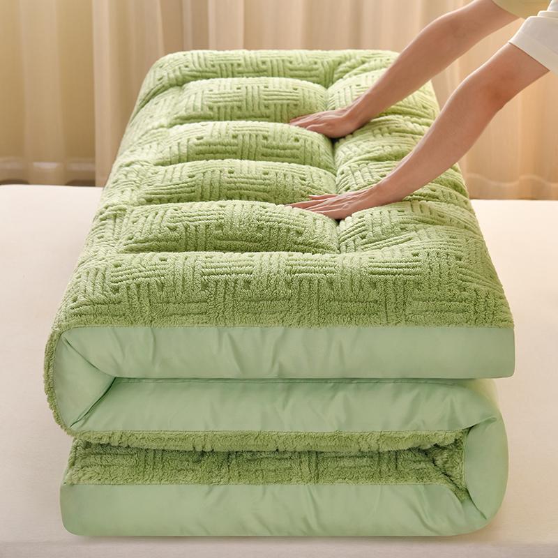 Super Soft Fluffy Fleece Mattress Topper Extra Thick Warm Plush Mattress Pad for Winter Queen Size Folding Camping Floor Mat