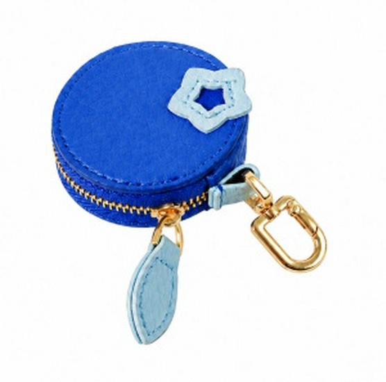 Strawberry Coin Purse: Cute PU Charm Pendant Mini Bag for Earphones and Accessories.