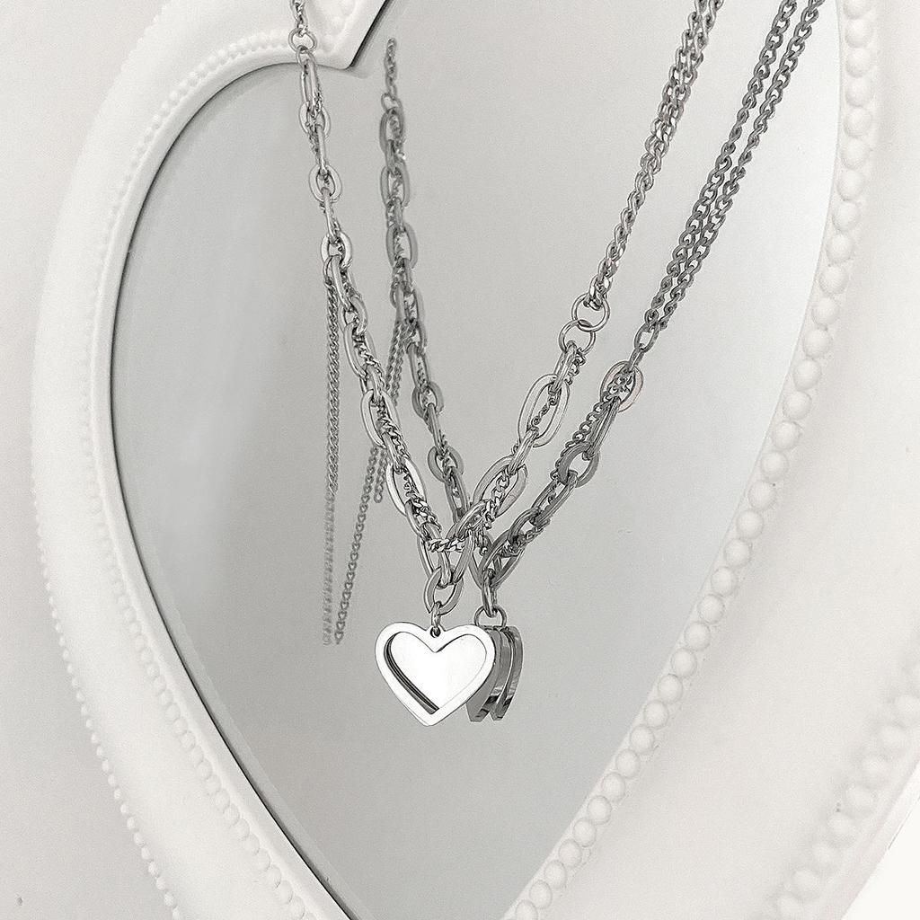 Color Peach Heart Women Pendant Necklaces Light High End Love Sweater Chain New Arrival Niche Design Sense Clavicle Chain JewelrLuxury Pendant