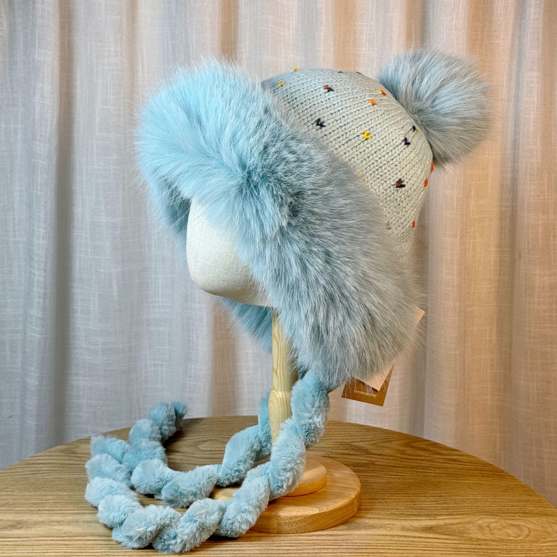 

Шапка Лей Фэна Женская Большая Голова Талия Защита Ушей Универсальная Утолщенная Теплая и Ветрозащитная Шерстяная Шапка Подчеркивает Лицо и Тренд one size