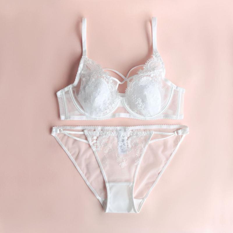 French Embroidered Sexy Lace Bunny Ears Underwear Set Breathable Large Breasts Small Gathered Bra for Women