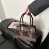 Plaid large-capacity woolen bag, the new casual autumn and winter simple commute fashion, foreign-style portable messenger bag tide