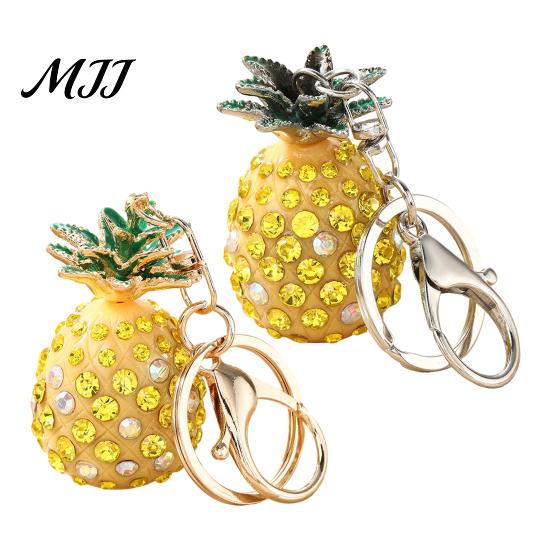 Anti-oxidation Key Pendant Keychain Sparkling Rhinestones Inlaid Three-Dimensional Pineapple Keyring Design Chain Lightweight Car Bag Accessory