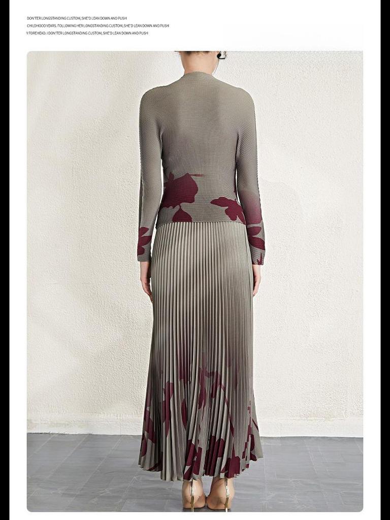 Miyake Women's Stylish Printed Two-Piece Suit: Elastic High-Waist A-Line Skirt & Pleated Top