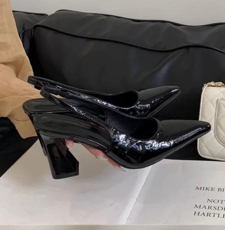 Sandales Pointues pour le Bureau et les Trajets Quotidients Femmes Talons Hauts Été Nouveau Style Semelle en Caoutchouc Tige en Polyuréthane Élégant S'accorde avec N'importe quelle Tenue