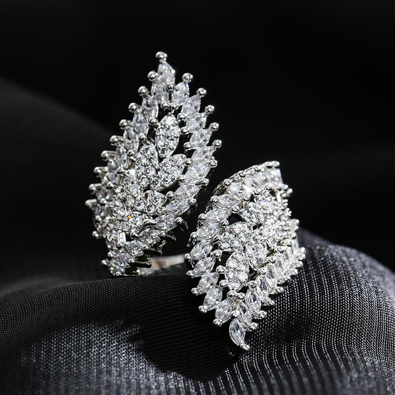 Luxury Angel Wings Ring For Women Popular Full Mirco Paved Natural Zircon Ring Vintage Wedding Party Fashion Gold Jewelry