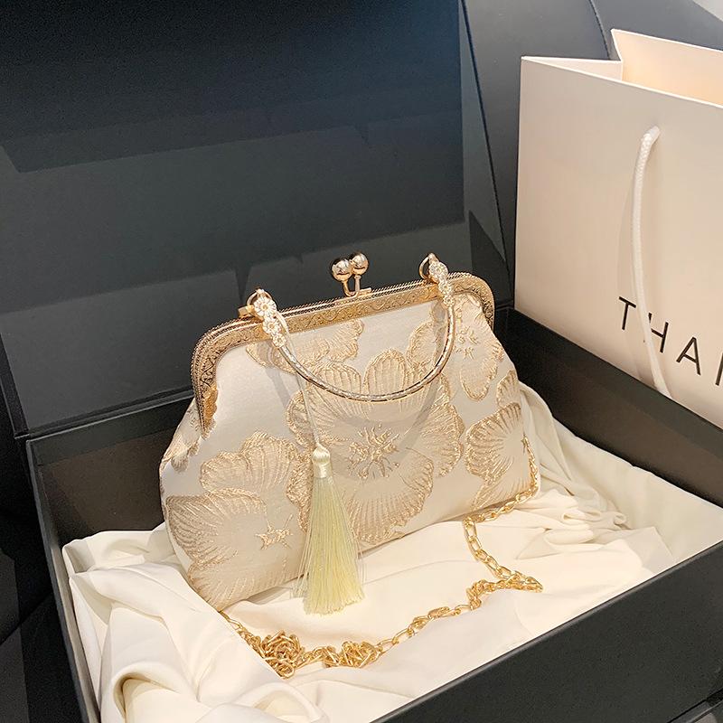 Vintage Evening Bag for Women Kiss Lock Top-Handle Clutch Shoulder Chain Purse Small Crossbody Bags With Tassel Evening Handbag for Wedding Party Prom