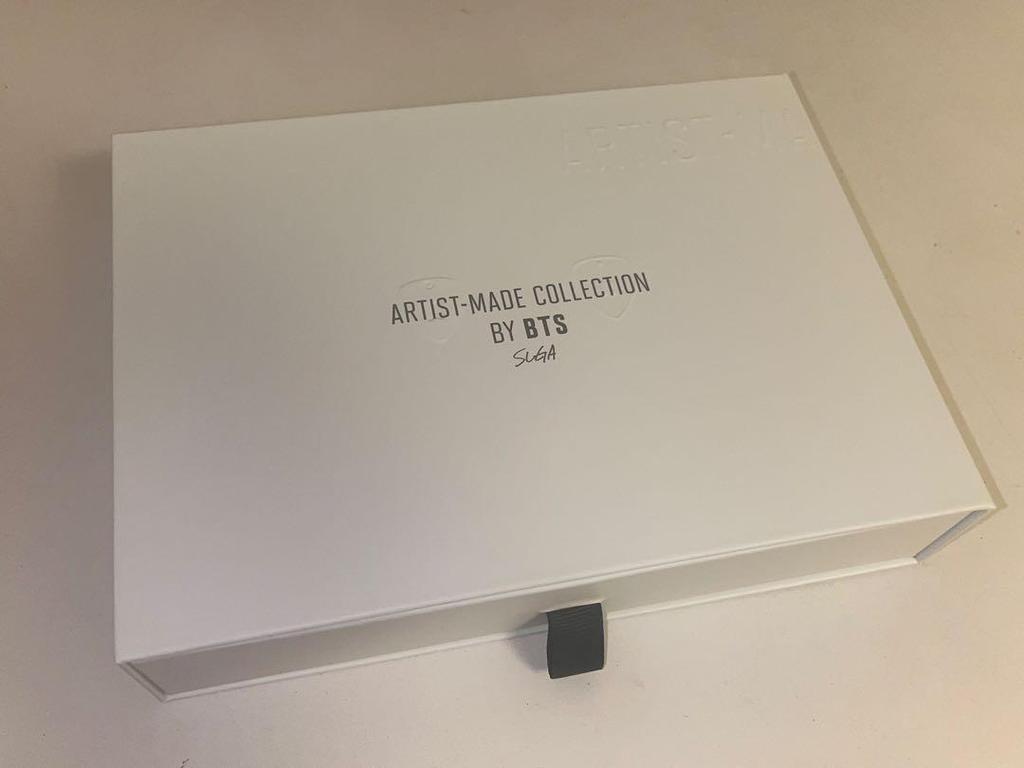 [USED] BTS Yoongi Artist-Made Guitar Pick Necklace Black