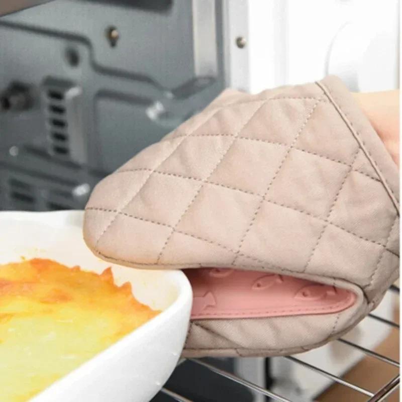 1PC Silicone Anti-hot Clamp Oven Gloves High Temperature Oven Gloves Oven Microwave Oven Handheld Warm Glove Clamp Kitchen