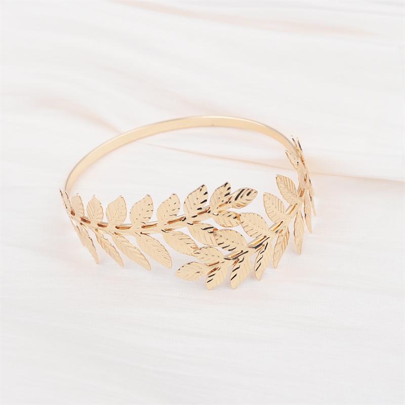 Women's Open Cuff Gold Leaf Bangles European Charming Exaggerated Charm Bracelets for Ladies Beach Vacation Hand Jewelry