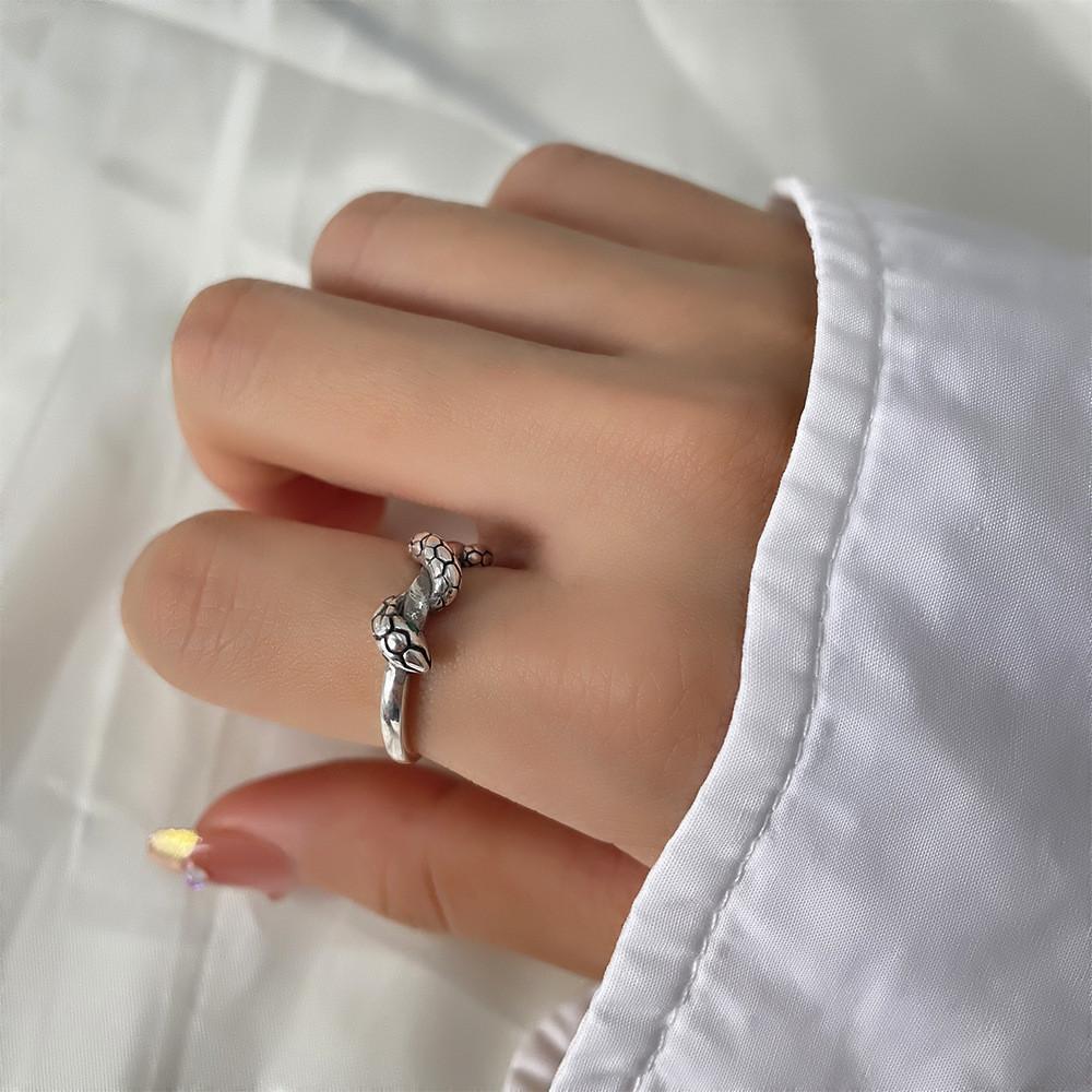 Stylish Womens Snake Ring With Green Eye Stone Vintage Material Copper