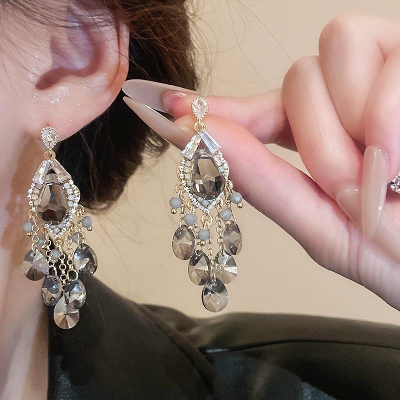 European and American Exaggerated Heavy-duty Crystal Tassel Earrings for Women, Elegant and Sophisticated Earrings, Trendy New Bestsellers